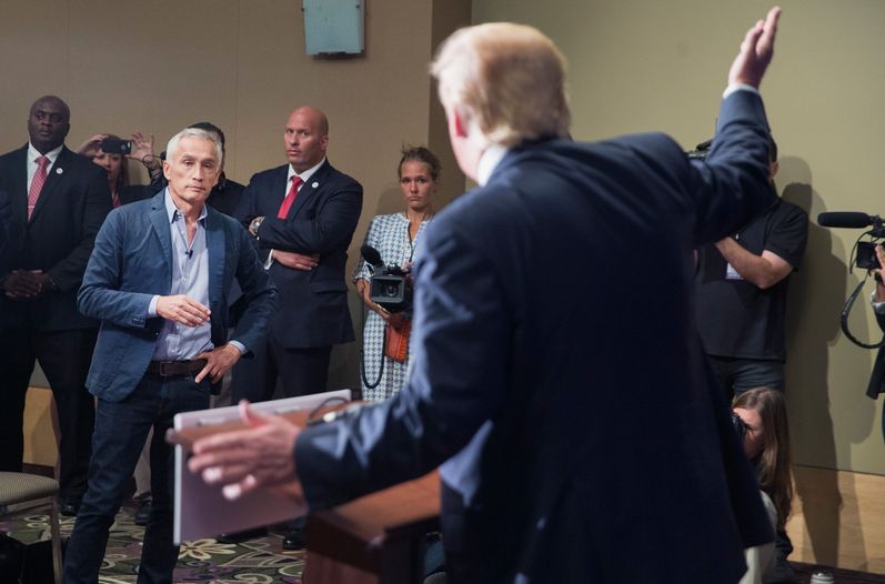 Jorge-Ramos-Donald-Trump-enfrentamiento_LNCIMA20150826_0063_5