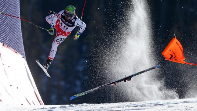 Primer premio deportes
© Christian Walgram, Austria. Accidente durante la carrera de descenso de la alpino, en el Campeonato Mundial de la FIS en Beaver Creek, Colorado, EE.UU., el 15 de febrero de 2015.