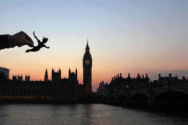 Disney-Characters-Around-th-UK-London